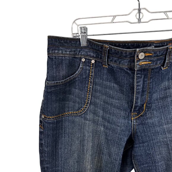 American Rag  Size 18  Crop Denim Capri Jeans With Button Zip Closure - Picture 3 of 16